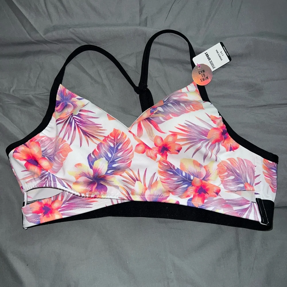 Victoria’s Secret sports bra/ gym to swim - Picture 1 of 3